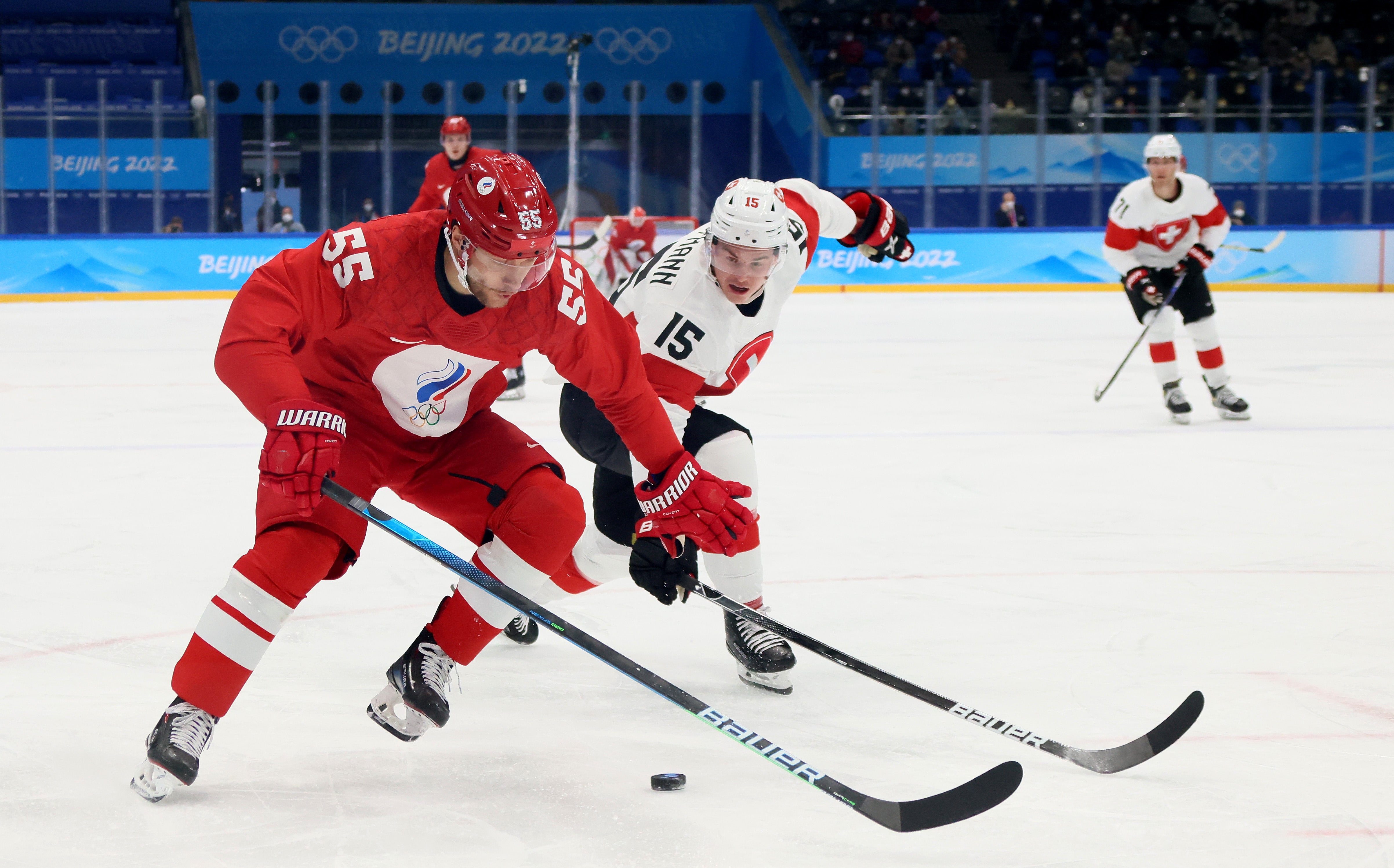 Duel sur la glace lors d'un match de hockey